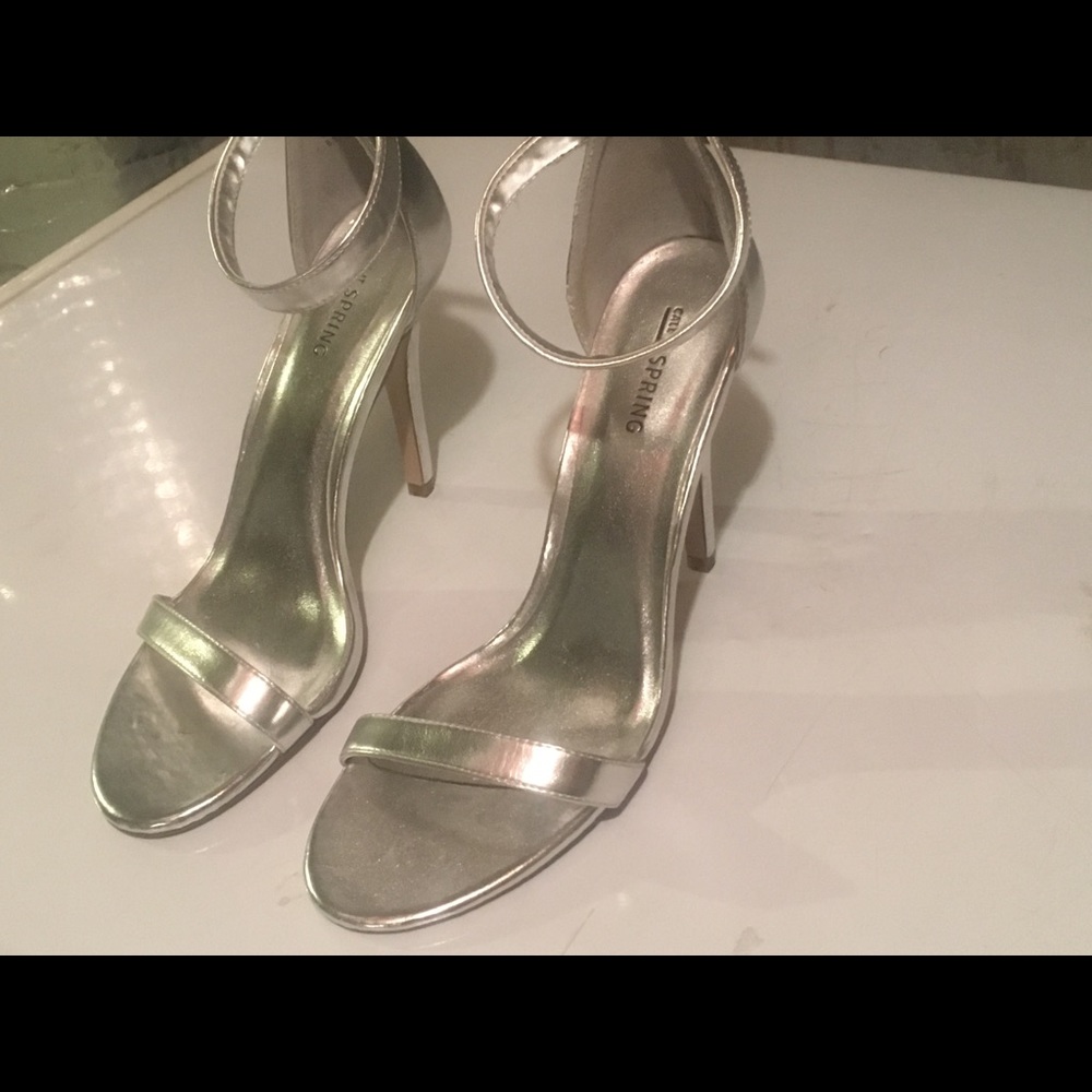 Silver heels - Picture 3 of 5